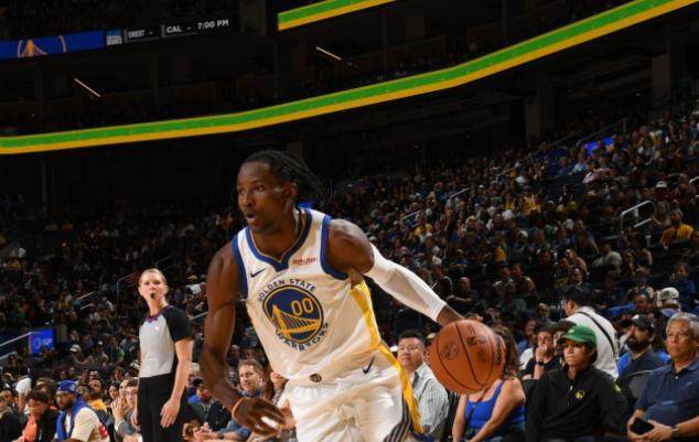 开云体育下载-两战砍50分+7记三分！库明加进化 勇士又造利刃